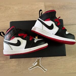 NEW Nike Air Jordan’s AJ1 mid white gym red black combo baby toddler 5c sneaker